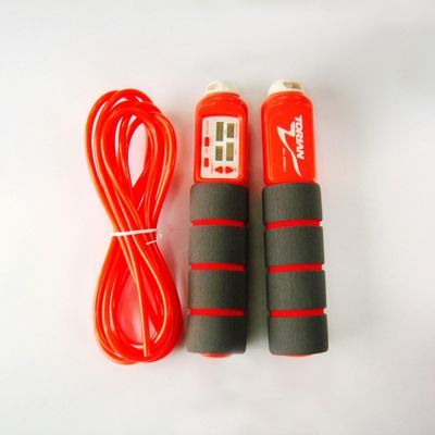 La cuerda de salto portátil quema calorías y construye músculos con entrenamiento personalizado